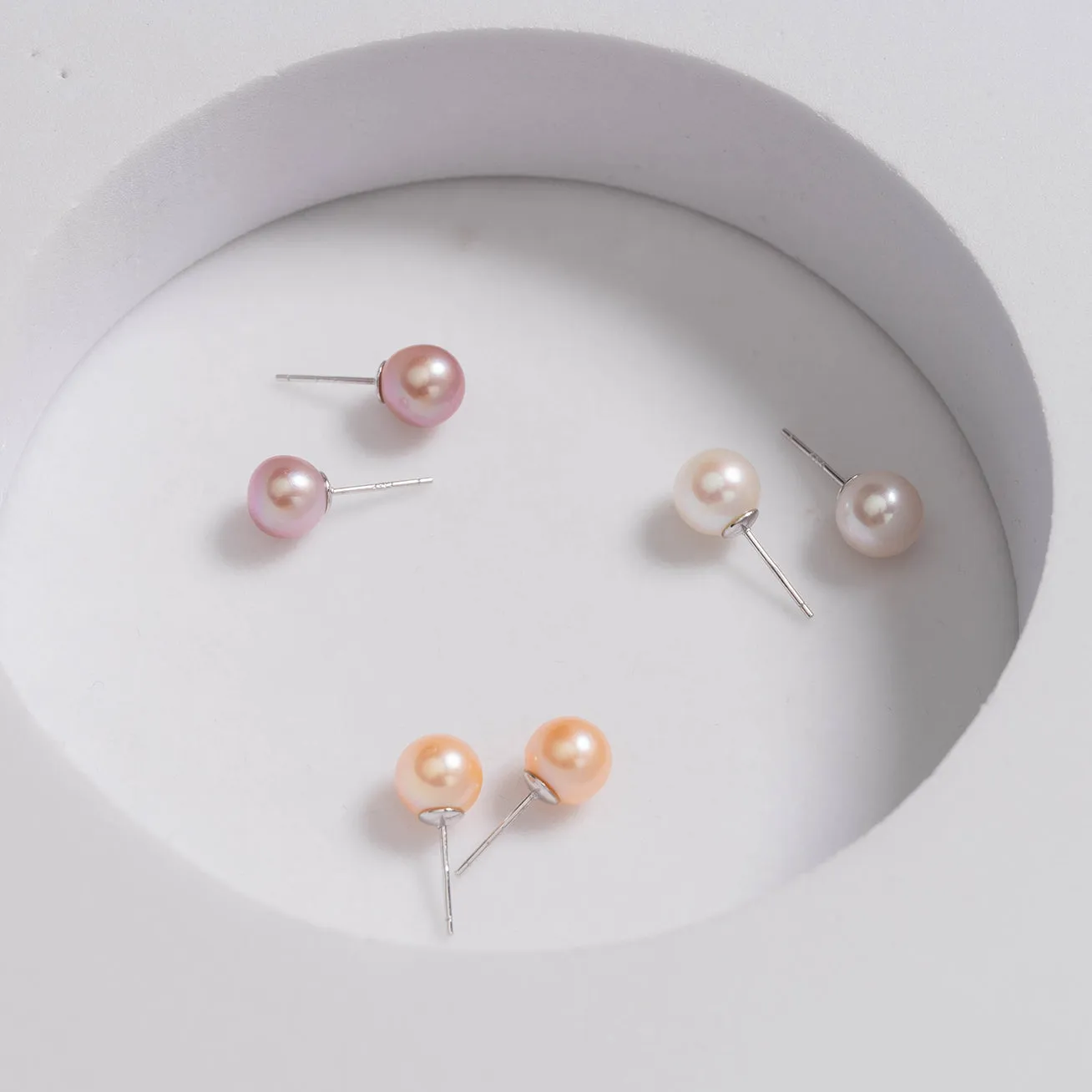 18K Gold﻿ Top Grade Freshwater Purple Pearl Stud Earrings KE00060