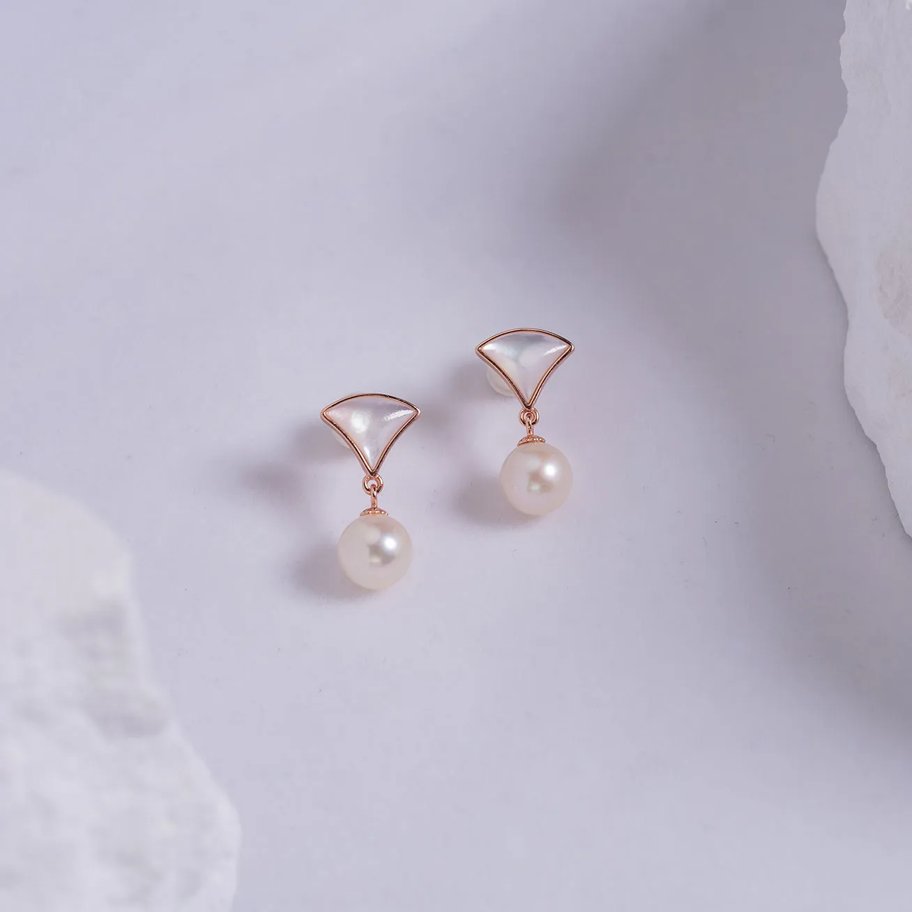 Elegant Freshwater Pearl Earrings WE00574