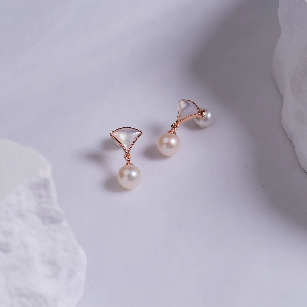 Elegant Freshwater Pearl Earrings WE00574
