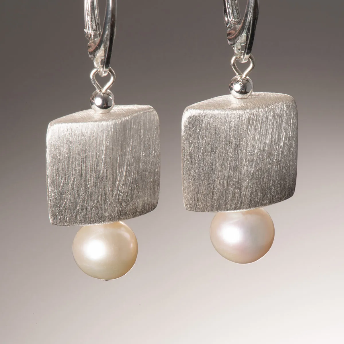 liz-it-is-earring