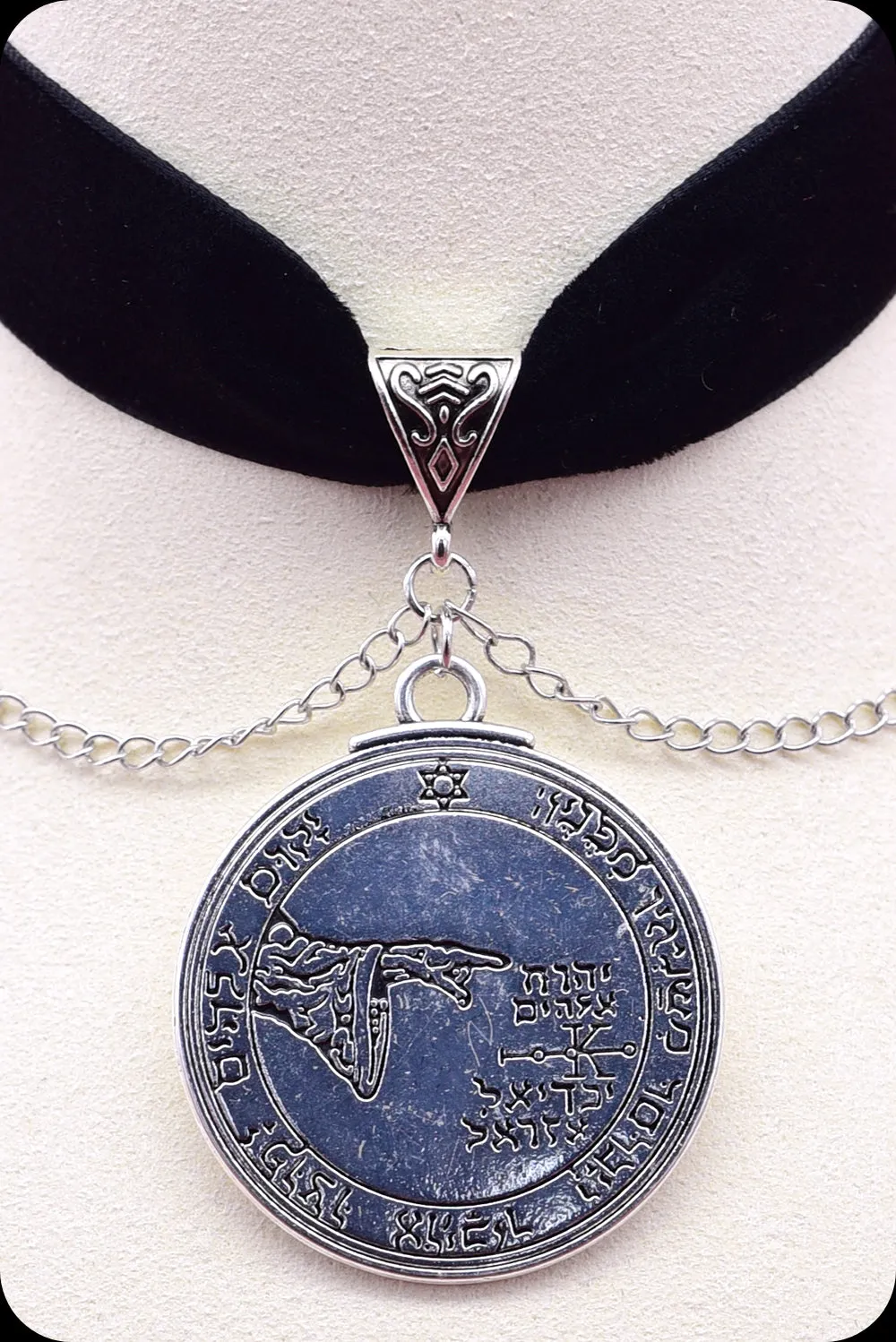 The MOON PENTACLE Silver Black Choker