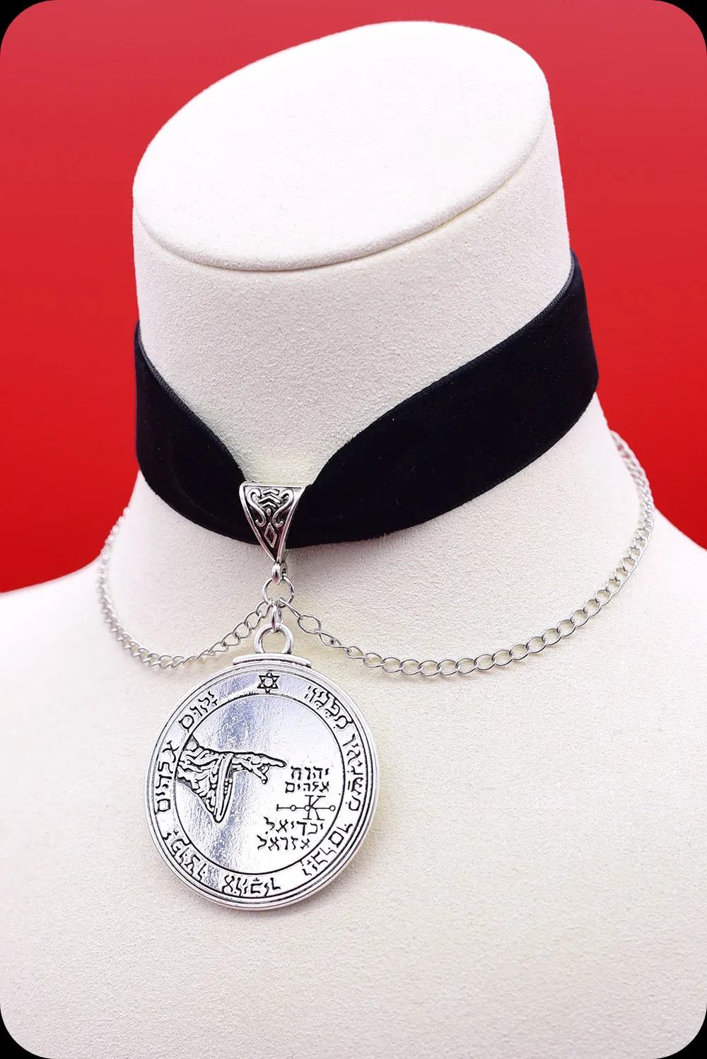 The MOON PENTACLE Silver Black Choker
